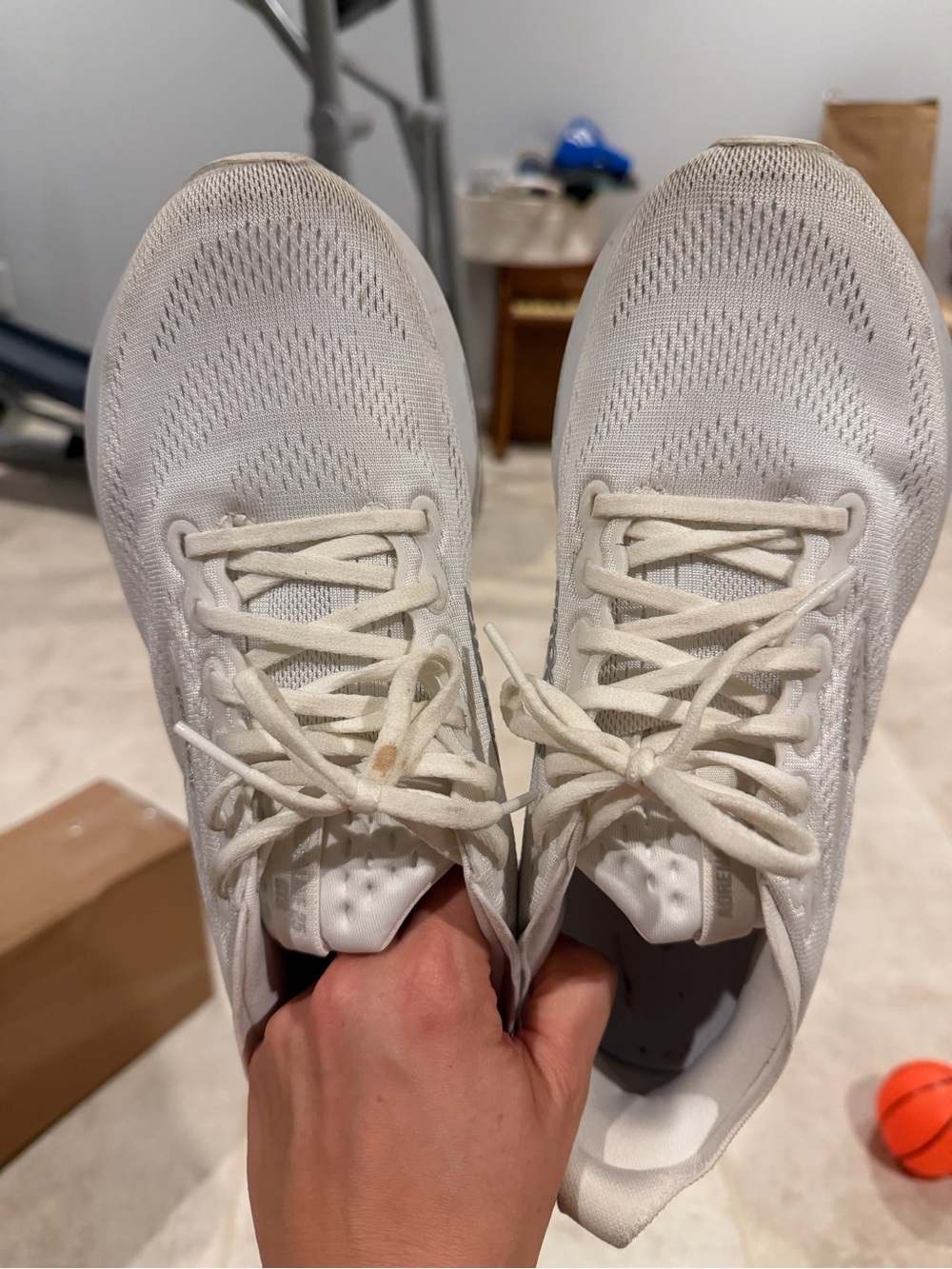 Brooks Tennis Shoes